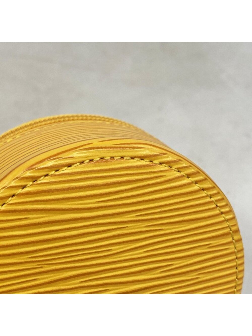 ★SOLD★ ★SOLD★ Louis Vuitton Pouch Epi Ecrin Tassili Yellow - Picture 5 of 8